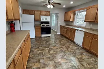 359 W Orleans Street, Paxton, IL 60957 - Photo 6