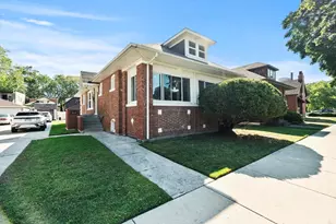 7937 S Luella Ave, Chicago, IL 60617 - Photo 2