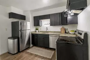 4860 Creek View Rd, Rockford, IL 61108 - Photo 4