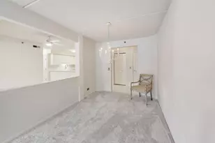 710 Creekside Dr, Mount Prospect, IL 60056 - Photo 6