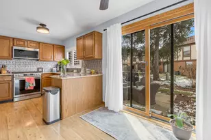 2828 Ashton Ct, Westchester, IL 60154 - Photo 10