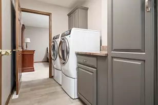 2412 Squaw Prairie Rd, Belvidere, IL 61008 - Photo 32