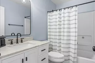 3315 Blue Ridge Dr, Carpentersville, IL 60110 - Photo 10