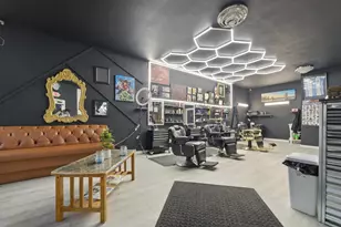 8659 S Kingston Ave, Chicago, IL 60617 - Photo 10