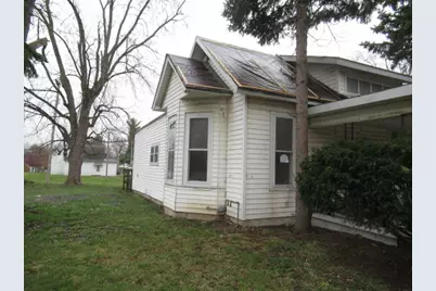 212 E Crawford Street, Paris, IL 61944 - Photo 2