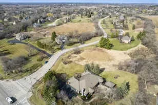 24963 N Abbey Glenn Dr, Hawthorn Woods, IL 60047 - Photo 4