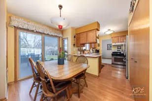 2478 Crystal Creek Ln, Elgin, IL 60124 - Photo 10