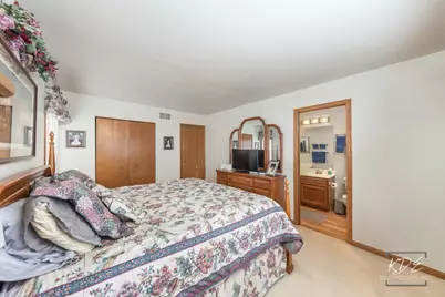 2478 Crystal Creek Lane, Elgin, IL 60124 - Photo 14