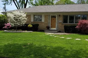1715 Verde Ct, Mount Prospect, IL 60056 - Photo 2