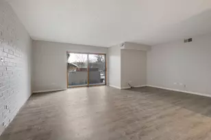 433 Cavalier Ct, West Dundee, IL 60118 - Photo 4