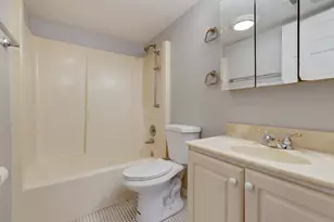 433 Cavalier Ct, West Dundee, IL 60118 - Photo 14