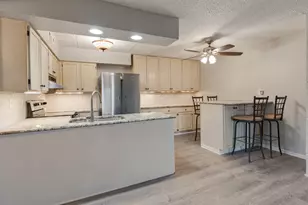 433 Cavalier Ct, West Dundee, IL 60118 - Photo 8