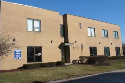 10125 S Roberts Road #204, Palos Hills, IL 60465 - Photo 1