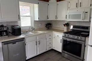 1408 Ridgeport Ave, Bloomington, IL 61704 - Photo 6