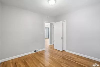 2427 29 1/2 Street, Rock Island, IL 61201 - Photo 14