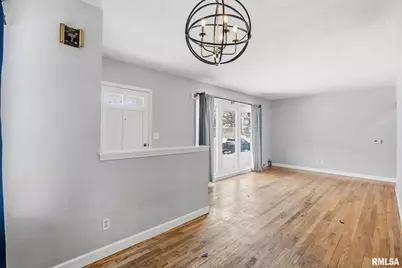 2427 29 1/2 Street, Rock Island, IL 61201 - Photo 6