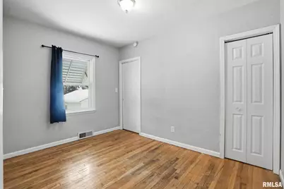 2427 29 1/2 Street, Rock Island, IL 61201 - Photo 10