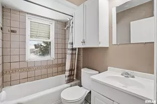 2427 29 1/2 St, Rock Island, IL 61201 - Photo 12