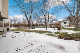 2004 E Parkview Cir, Hoffman Estates, IL 60169 - Photo 30