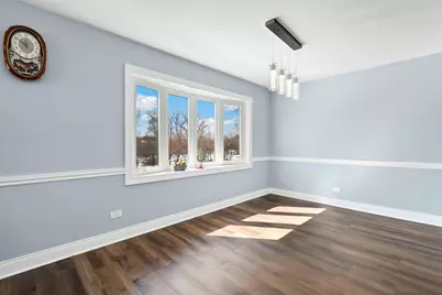 2004 E Parkview Circle, Hoffman Estates, IL 60169 - Photo 8