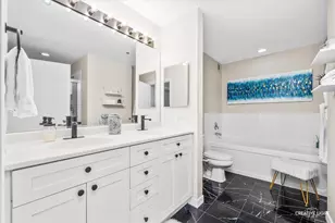 200 W Grand Ave, Chicago, IL 60654 - Photo 10