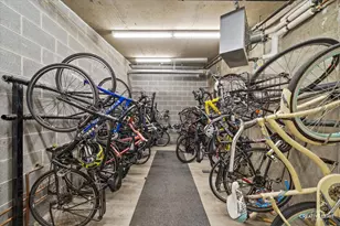 200 W Grand Ave, Chicago, IL 60654 - Photo 18