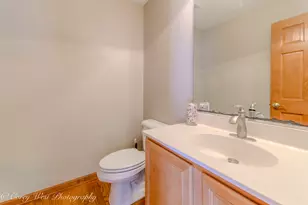 3049 Renard Ln, Saint Charles, IL 60175 - Photo 14