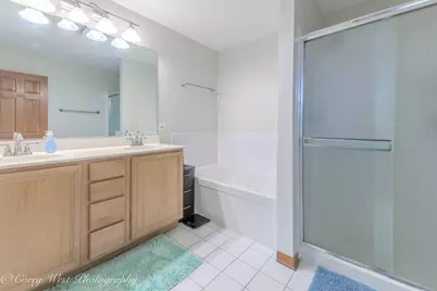 3049 Renard Lane, Saint Charles, IL 60175 - Photo 32