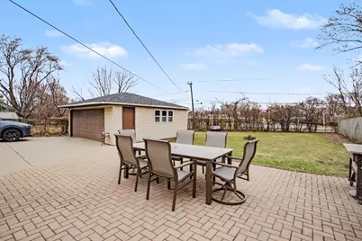 1403 S Robert Drive, Mount Prospect, IL 60056 - Photo 4