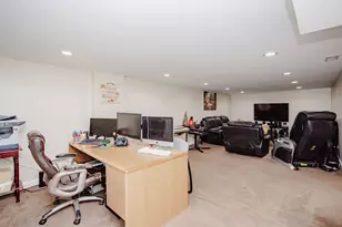 1403 S Robert Dr, Mount Prospect, IL 60056 - Photo 22