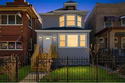 821 N Lockwood Avenue, Chicago, IL 60651 - Photo 2