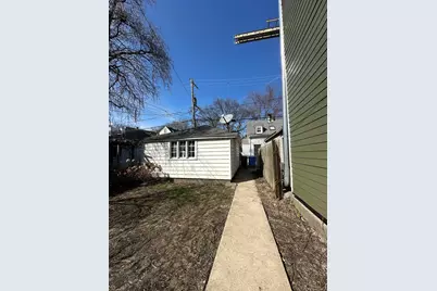 1408 W Hollywood Avenue, Chicago, IL 60660 - Photo 20