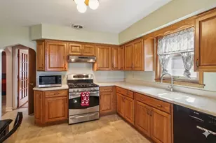 3940 N Paris Ave, Chicago, IL 60634 - Photo 4