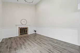 348 Richard Ct, Vernon Hills, IL 60061 - Photo 8