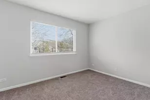 2313 Stoughton Dr, Aurora, IL 60502 - Photo 12