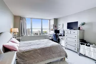 655 W Irving Park Rd, Chicago, IL 60613 - Photo 16