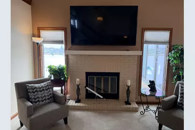 1800 Monterey Court, Hoffman Estates, IL 60169 - Photo 8