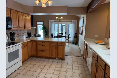 1800 Monterey Court, Hoffman Estates, IL 60169 - Photo 12