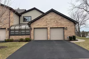 1800 Monterey Ct, Hoffman Estates, IL 60169 - Photo 1