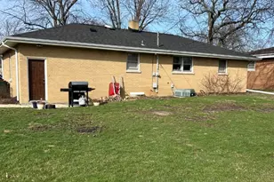 614 Country Ln, Beecher, IL 60401 - Photo 2