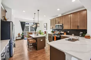 9245 Harlowe Ln, Orland Park, IL 60462 - Photo 8