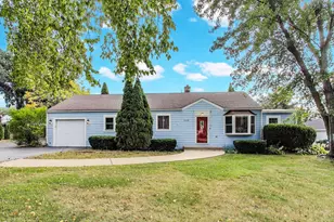 7339 S Park Ave, Burr Ridge, IL 60527 - Photo 1