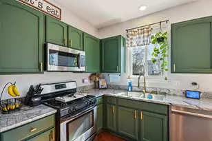 6427 Midleton Ln, McHenry, IL 60050 - Photo 8