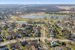 225 N Canterbury Rd, Aurora, IL 60506 - Photo 36