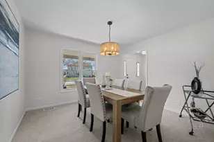 225 N Canterbury Rd, Aurora, IL 60506 - Photo 10