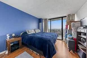 2015 S Finley Rd, Lombard, IL 60148 - Photo 8