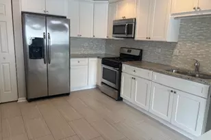 [Address not provided], Buffalo Grove, IL 60089 - Photo 4