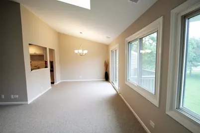 [Address not provided], Buffalo Grove, IL 60089 - Photo 4