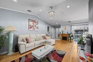 9130 W 95th St, Hickory Hills, IL 60457 - Photo 8
