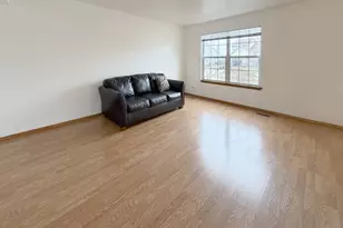 1127 Ashbrook Dr, Mundelein, IL 60060 - Photo 4